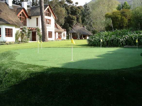 Asheville backyard putting green